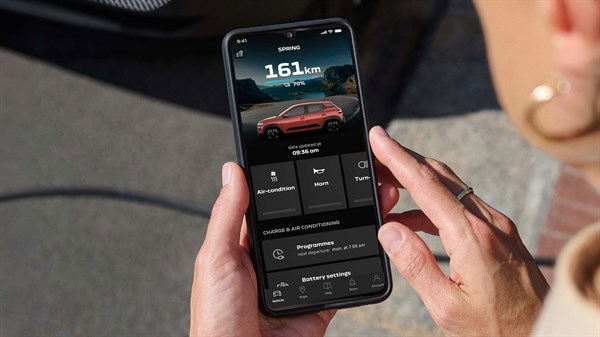 mobilna aplikacija Dacia Spring s podatki o dosegu vozila