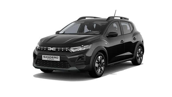 Črno vozilo Dacia Sandero Stepway parkirano na beli podlagi, pogled od spredaj-levo.