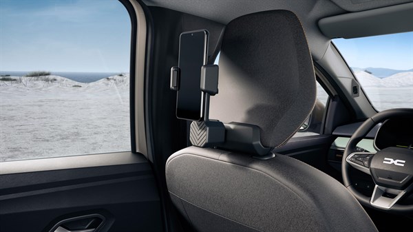 Dacia Sandero Stepway YouClip nosilec za pametni telefon nameščen na vzglavniku sedeža.