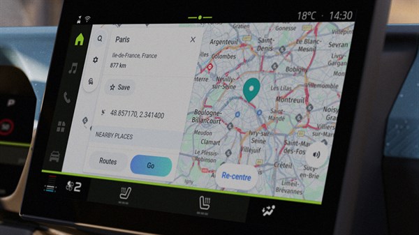 Multimedijski zaslon vozila Dacia Spring z navigacijskim zemljevidom